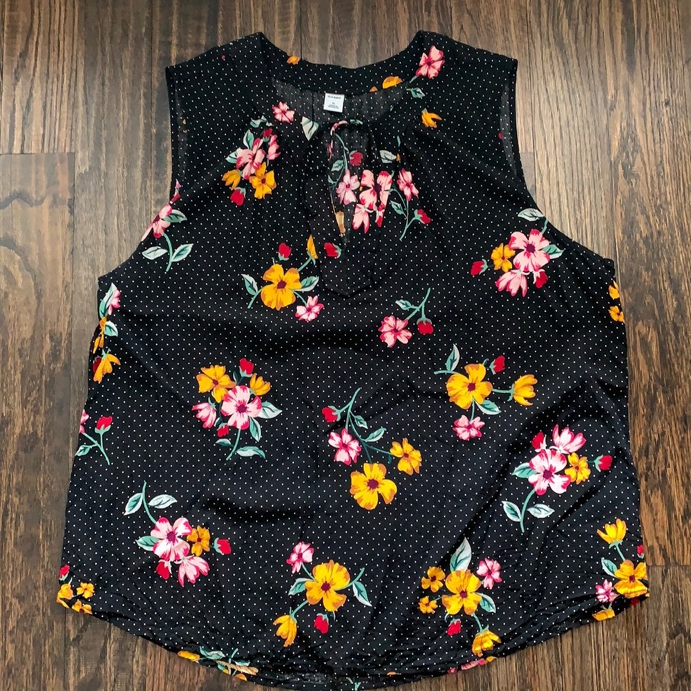 Old Navy Floral Sleeveless Blouse